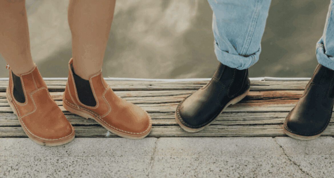 10 Most Comfortable Flat Boots for Walking in Fall 2025