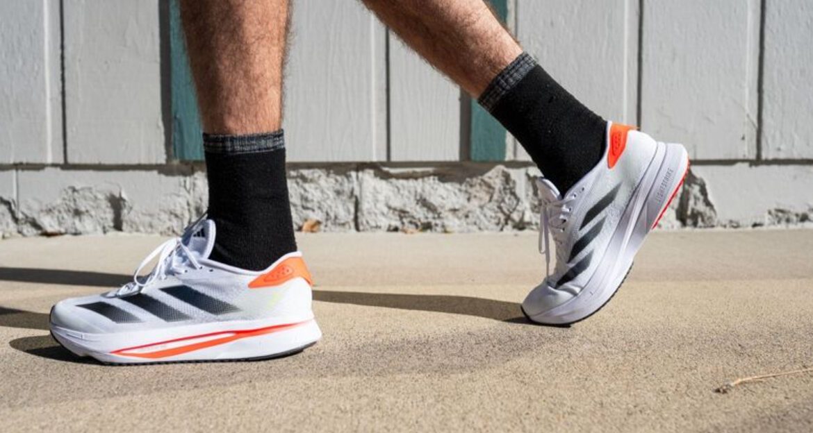 12 Cushioned Travel Sneakers Men Recommend in 2025