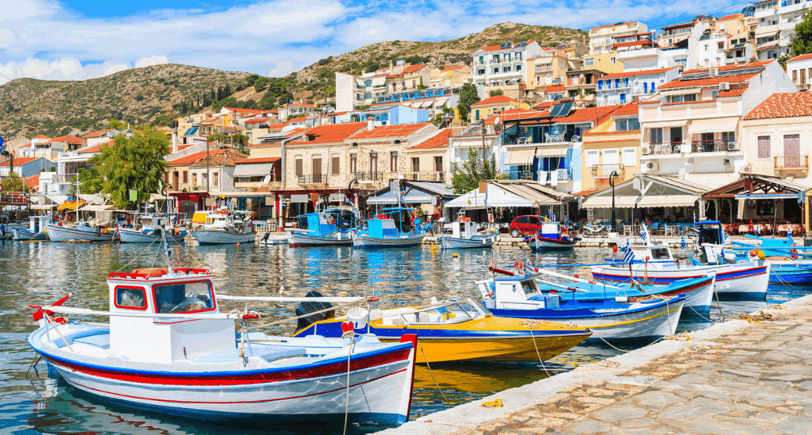 Visitors to Greece ‘increasingly exploring beyond beaches’, says GNTO