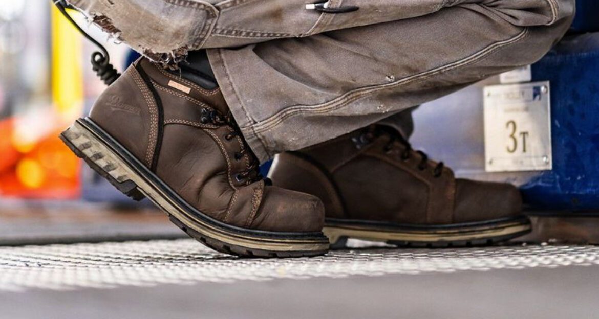 10 Best Steel-Toe Winter Boots for Freezing Days