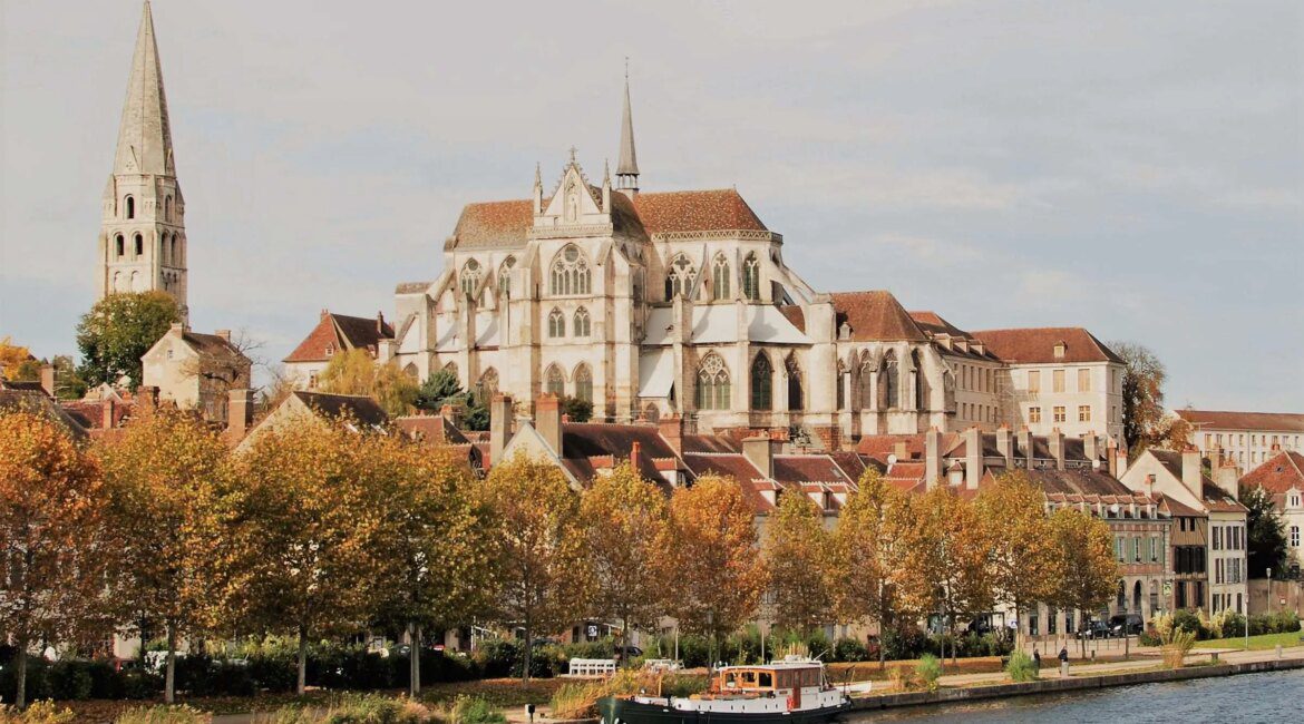 Discover Burgundy Aboard The Randle