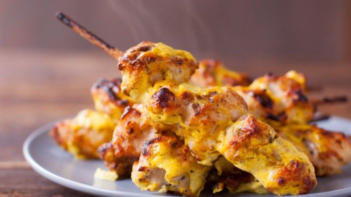 Kuliner Malam Pakistan: Kebab dan Samosa Terbaik
