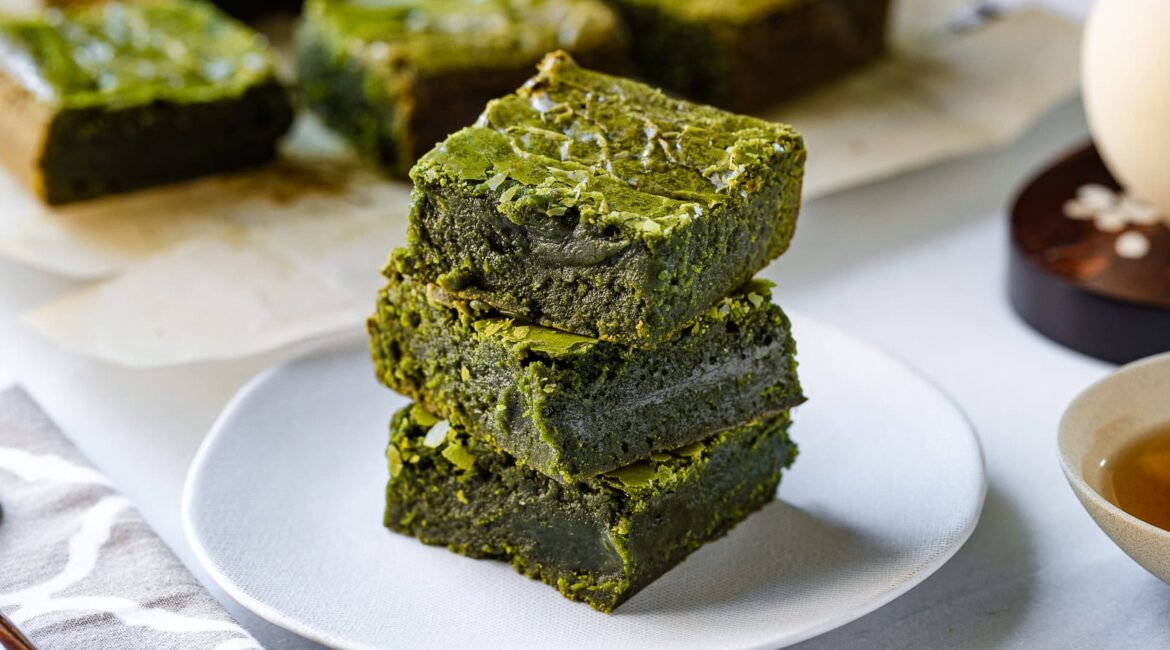 Matcha Brownies 抹茶ブラウニー • Just One Cookbook
