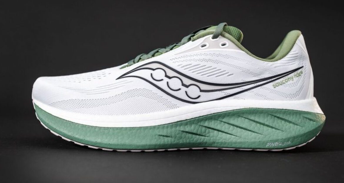 The 15 Best Comfortable Shoes for Men Traveling in Spring 2026