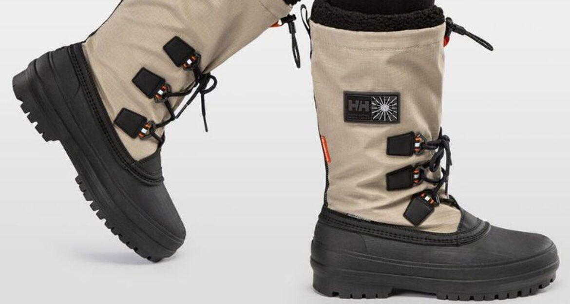 We Tried North Face vs Helly Hansen Winter Boots – These 6 Surprised Us