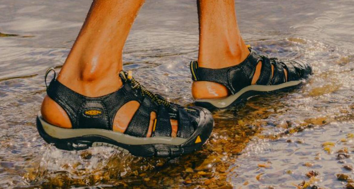 10 Sandals That Don’t Slip – Even in Rainy Cities