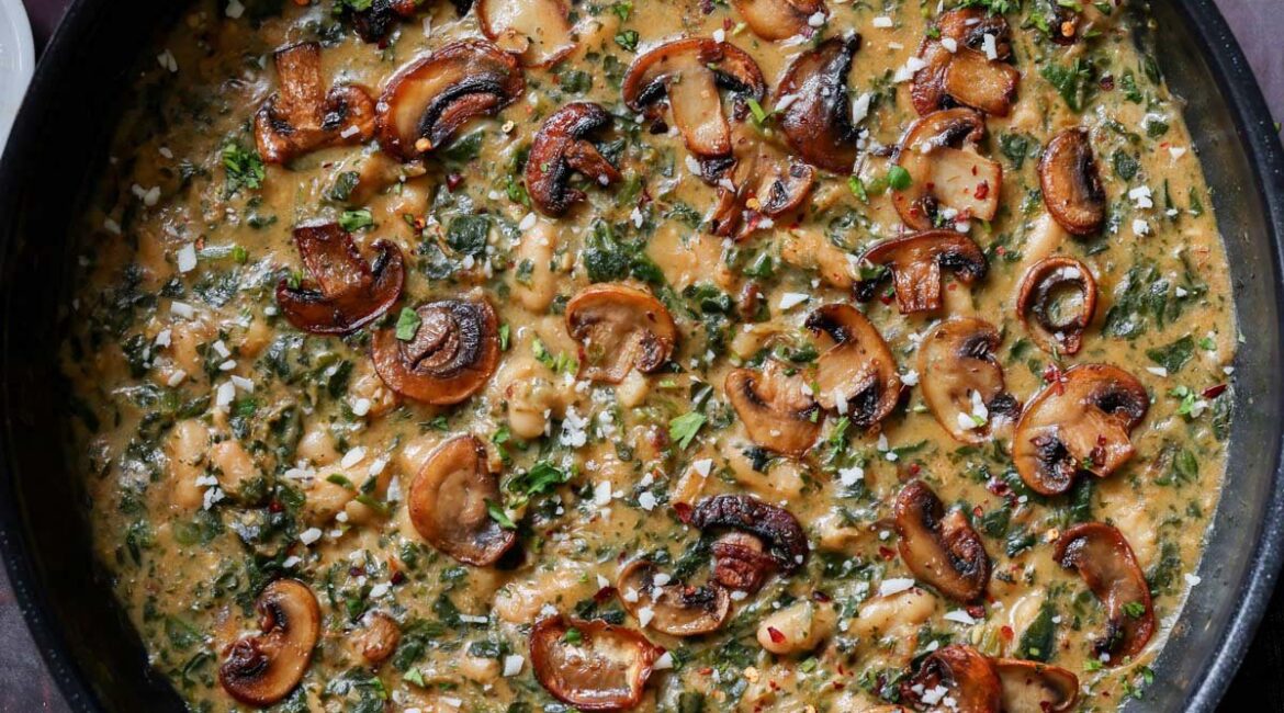 Spinach Mushroom Beans (1-pan, 30 minutes)