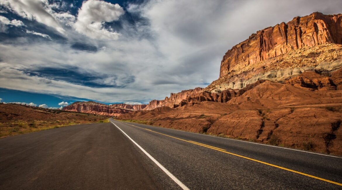 5 Best Arizona Road Trip Attractions and Stops