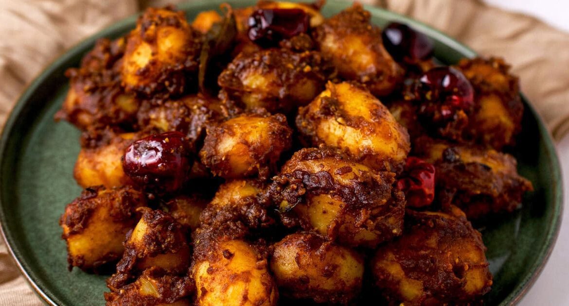 Khatte Aloo (Potatoes With Tamarind)