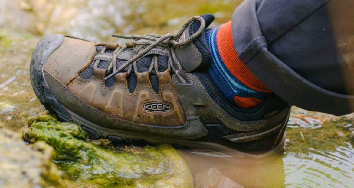Top 10 GORE-TEX Hiking Shoes for Wet Weather (2026)