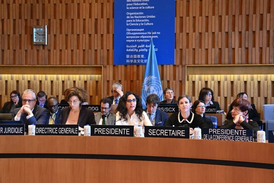 World Honours Greek Language Today
