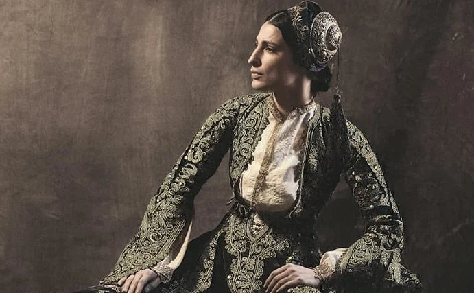 Greek Revolution-Era Costumes Come Alive in Amazing Photos