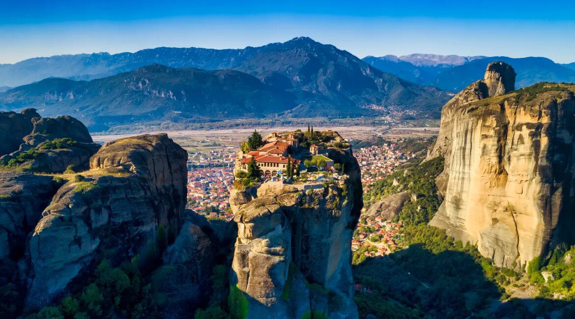 I Live in Athens and These Are the Places in Greece I Always Recommend