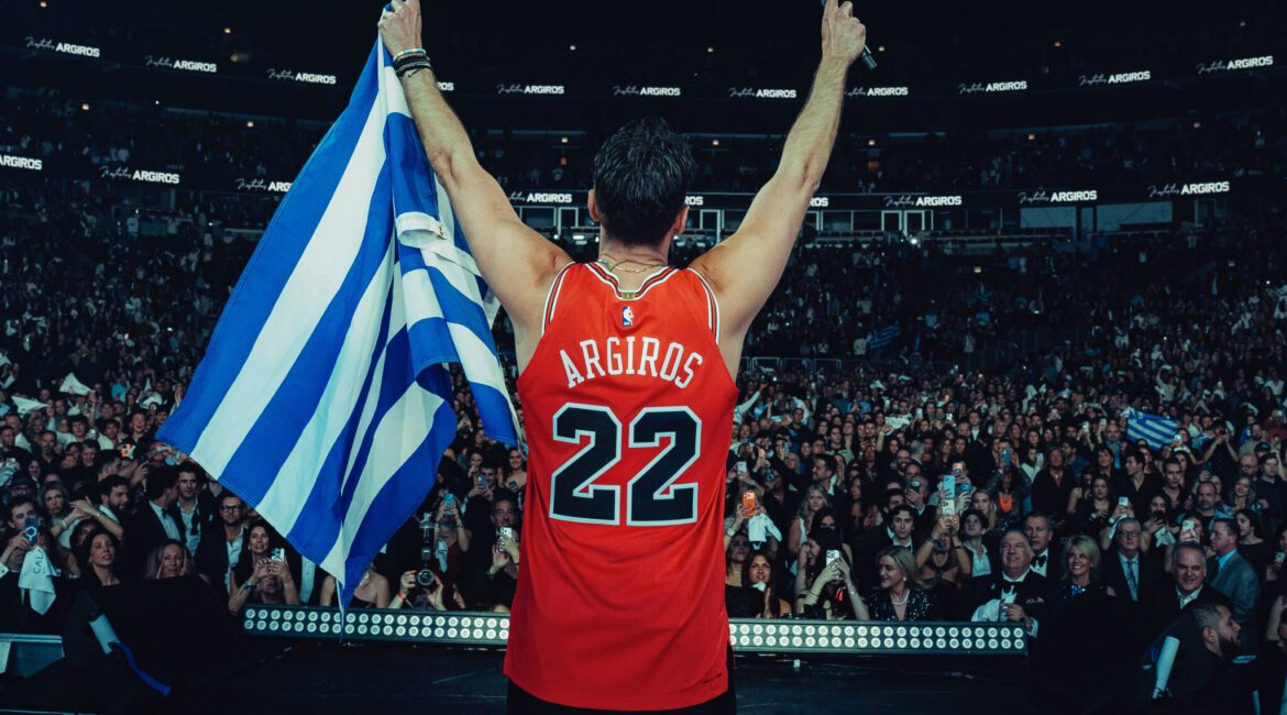 Konstantinos Argiros Sells Out Chicago’s United Center in Historic Greek Diaspora Concert Supporting The Hellenic Initiative