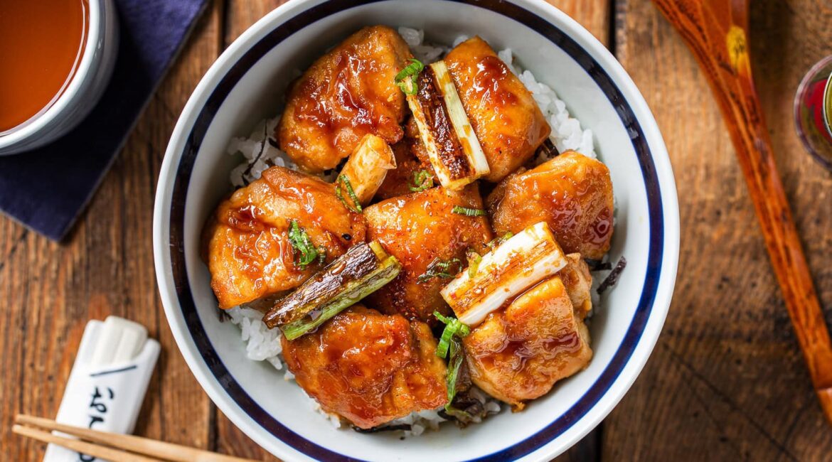 Yakitori Don 焼き鳥丼 • Just One Cookbook