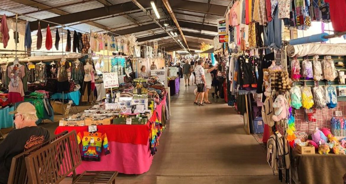 A huge Arizona flea market where you can fill your cart for just $25