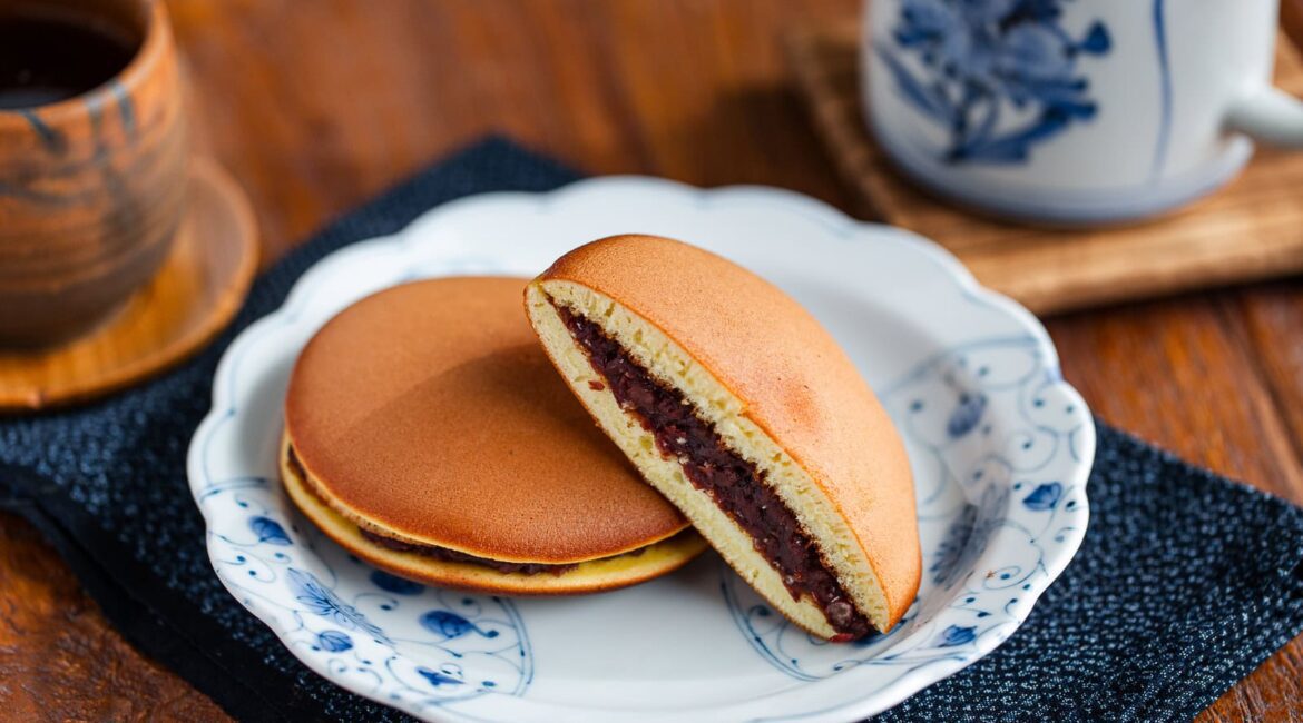 Dorayaki (Japanese Red Bean Pancake) (Video) どら焼き • Just One Cookbook %