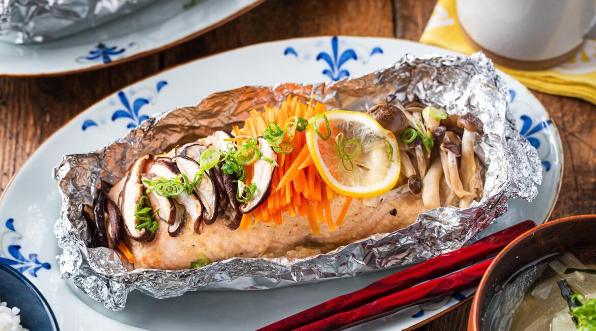 Miso Salmon in Foil (Video) 鮭の味噌マヨホイル焼き • Just One Cookbook %